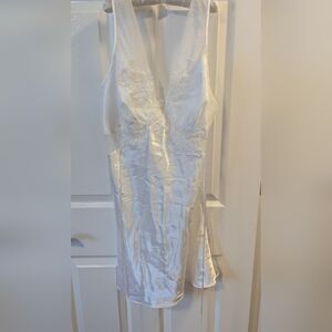 La Vie En Rose | White Satin Chemise